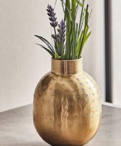 Alternative view of Gold vase