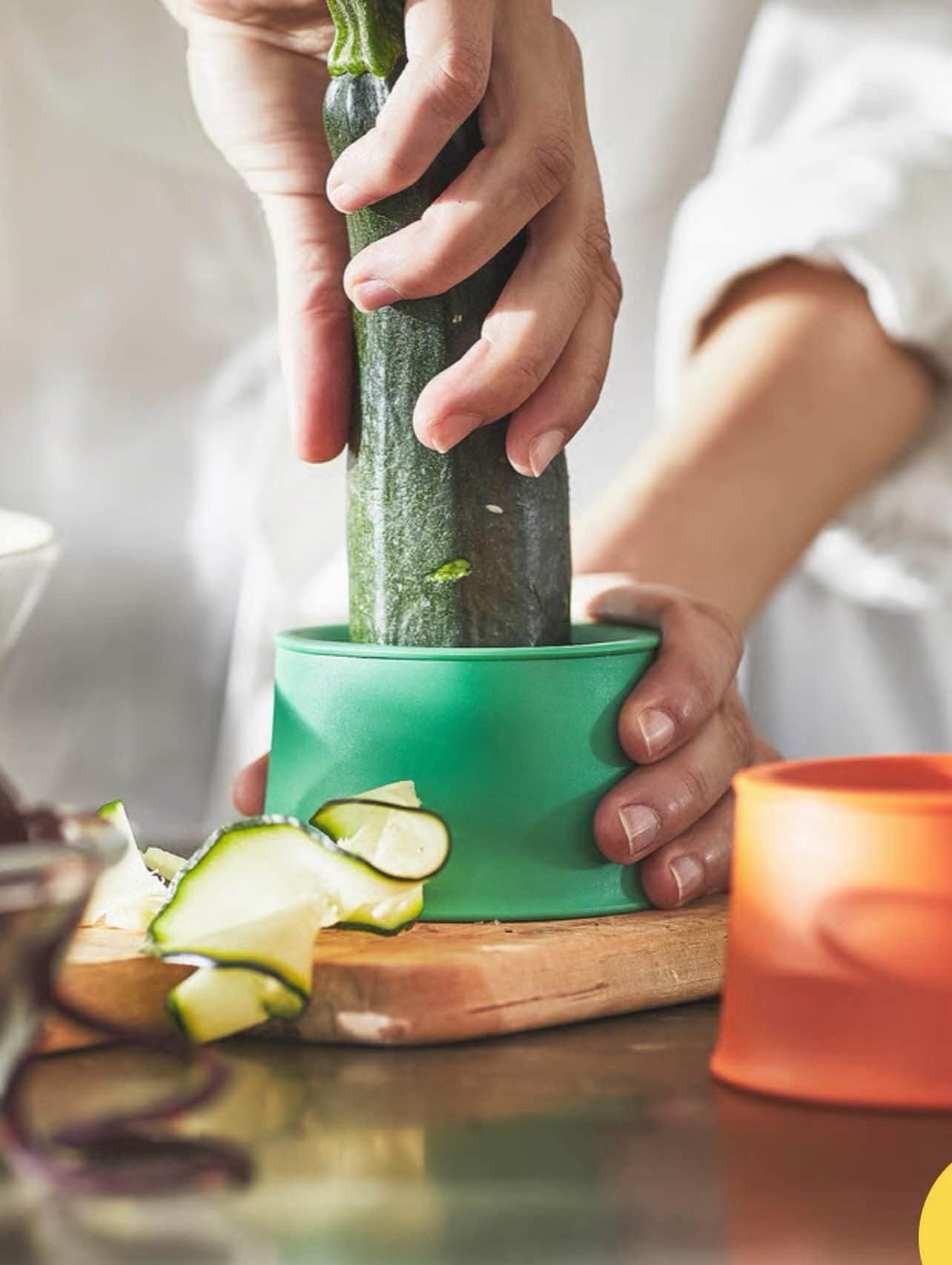 ✨UPPFYLLD
Vegetable slicer, set of 2, bright orange/bright green - Image 2