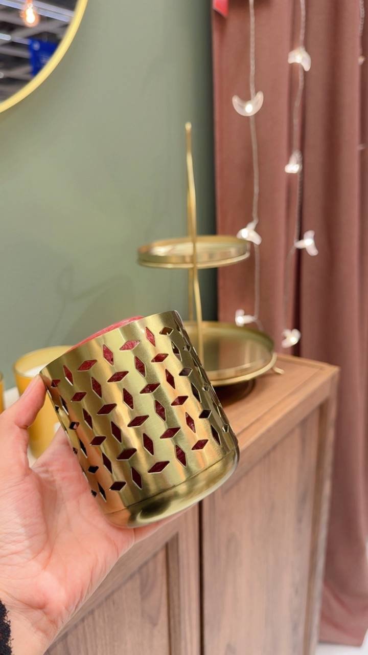 ✨GOKVÄLLÅ
Tealight holder, gold-colour, 10 cm