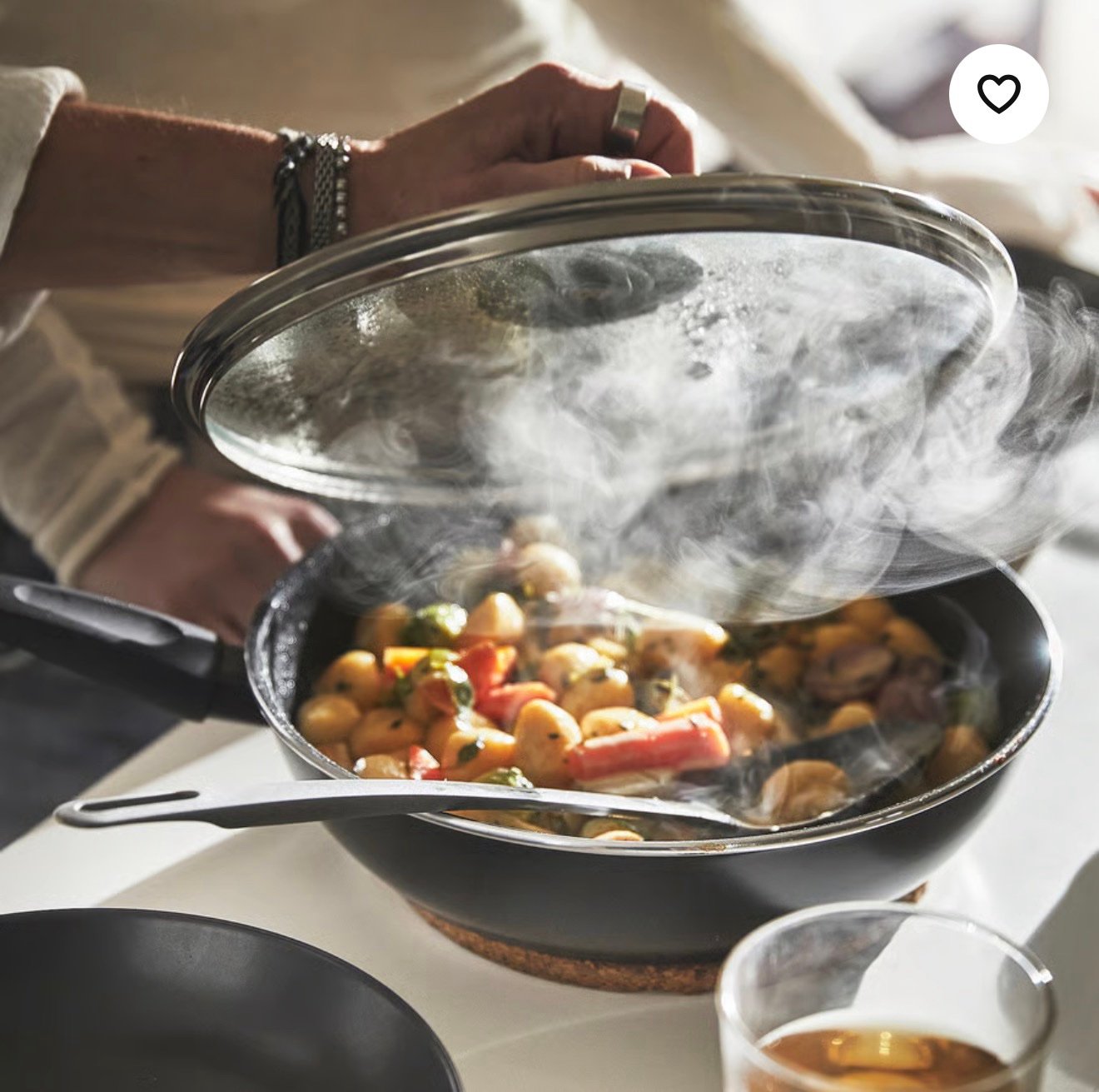 ✨HEMLAGAD
Sauteed frying pan with lid,
black..Size 26 cm