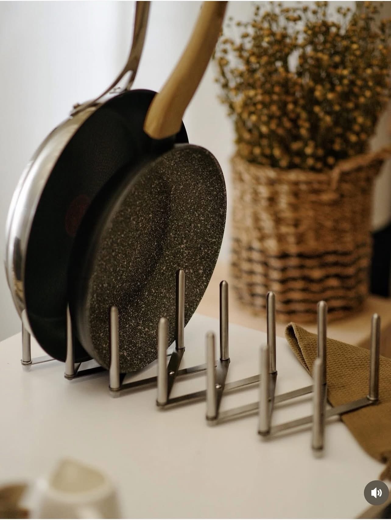 ✨VARIERA
Pot lid organiser, stainless steel - Image 4
