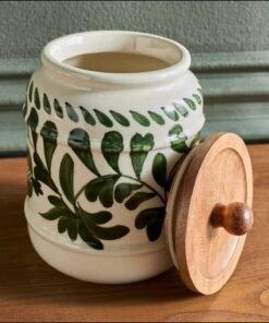 Alternative view of 1.7L jar with a wooden lid 💕