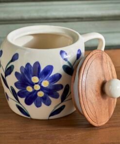 Alternative view of 400ml jar with a wooden lid and handle.💕