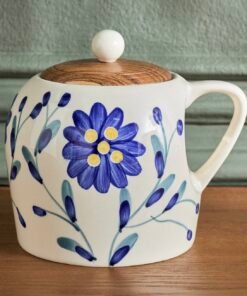 900 ml- jar with a wooden lid and handle.💕